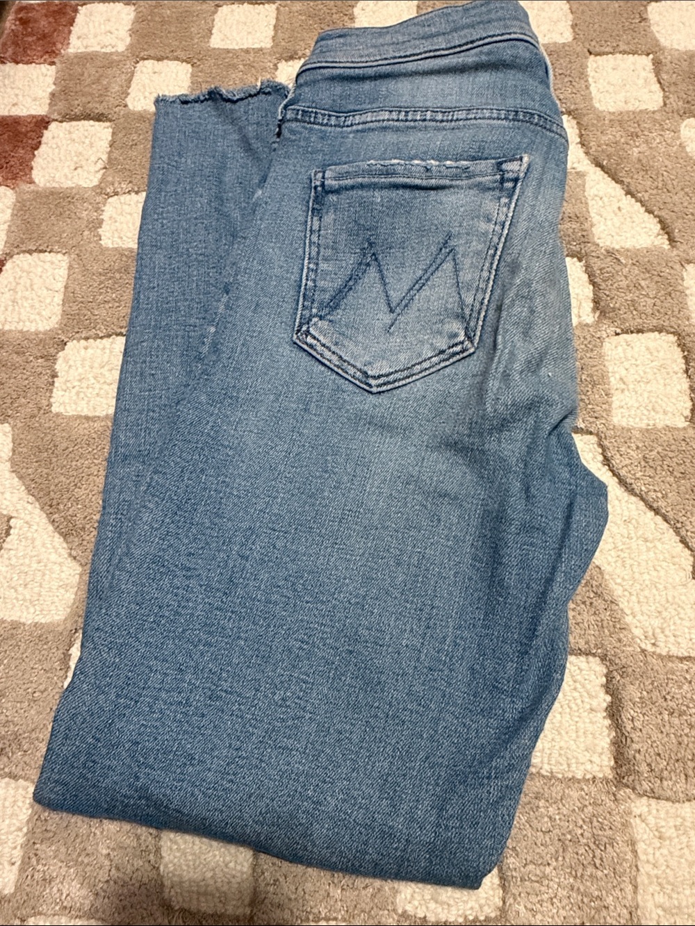 MOTHER Denim- Mid-rise Dazzler Ankle Fray